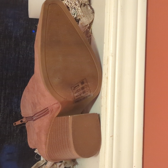 Suede cognac booties - Picture 3 of 4